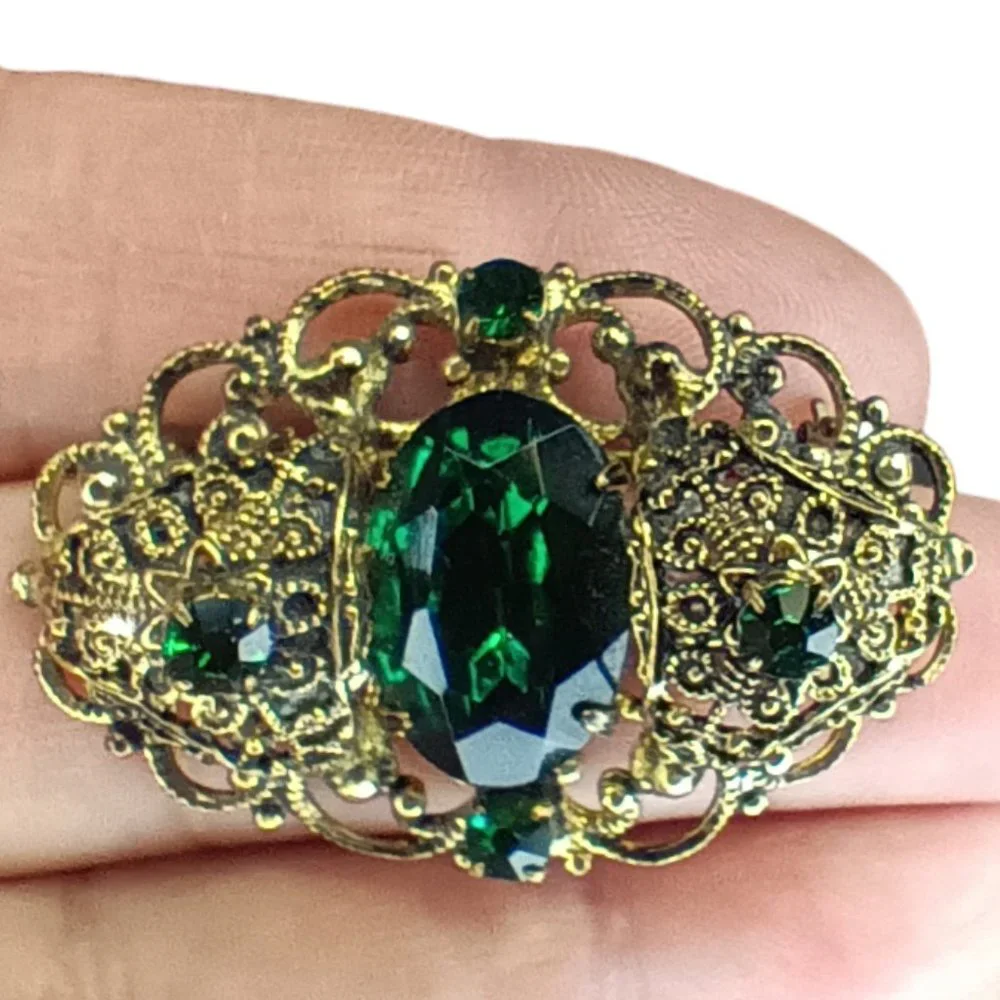 Gold Filigree Brooch Pin Green Stones Victorian Prong Settings Oval Goldtone